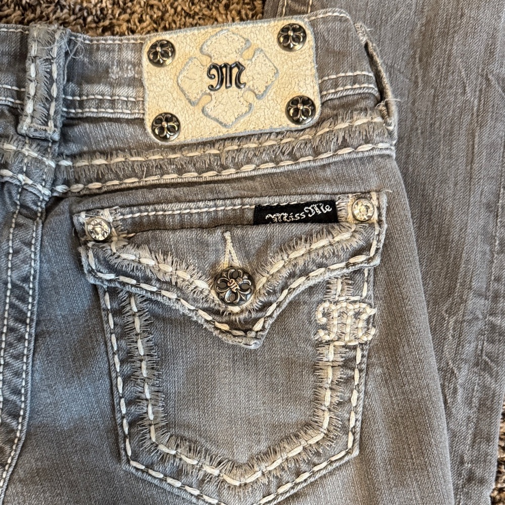 Miss Me Distressed Gray Skinny Jeans - Picture 7 of 8